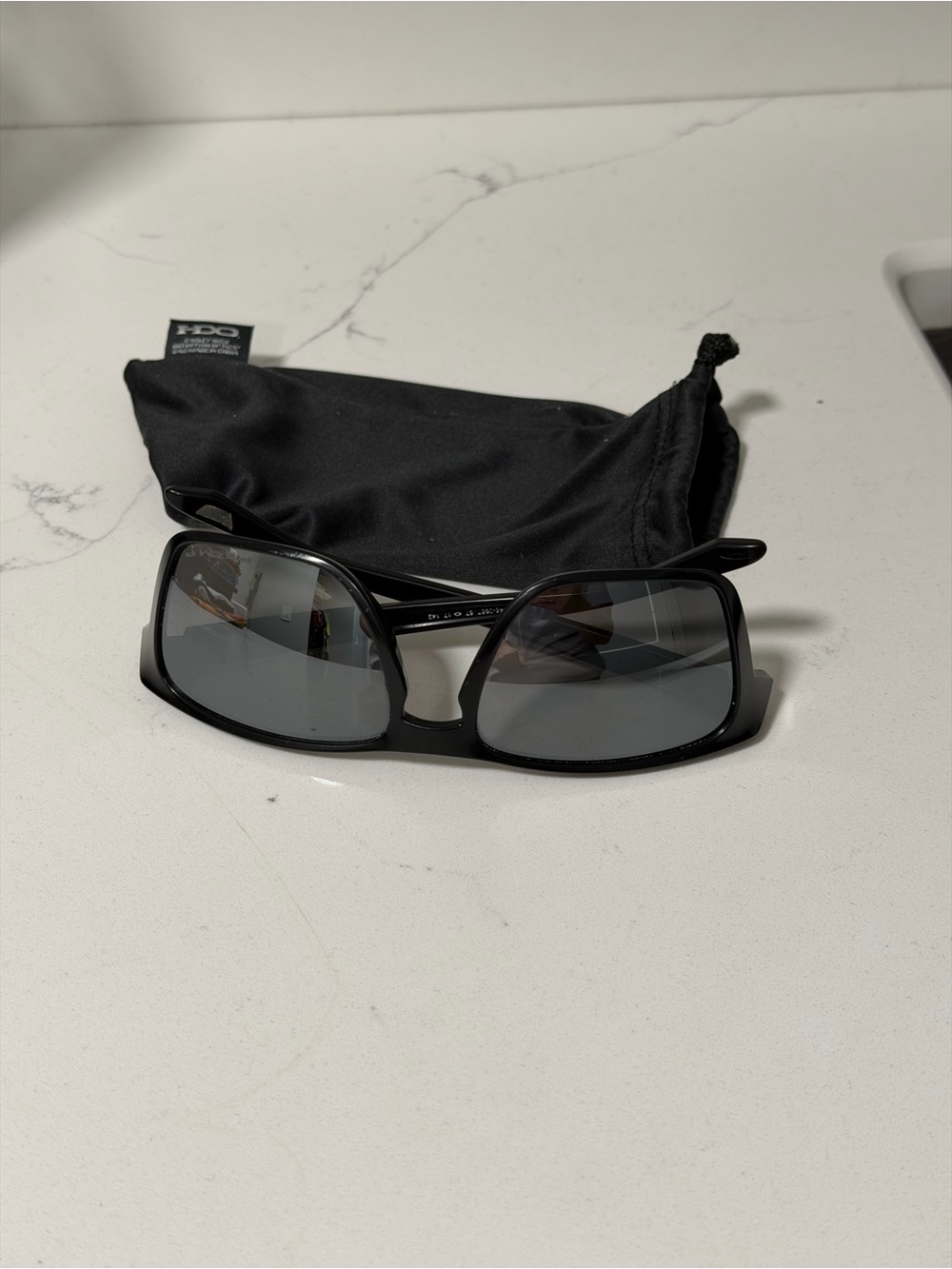 Oakley sunglasses - Style: Sylas